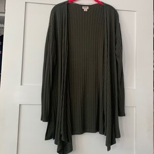 Olive/hunter green flowy cardigan in a size Medium